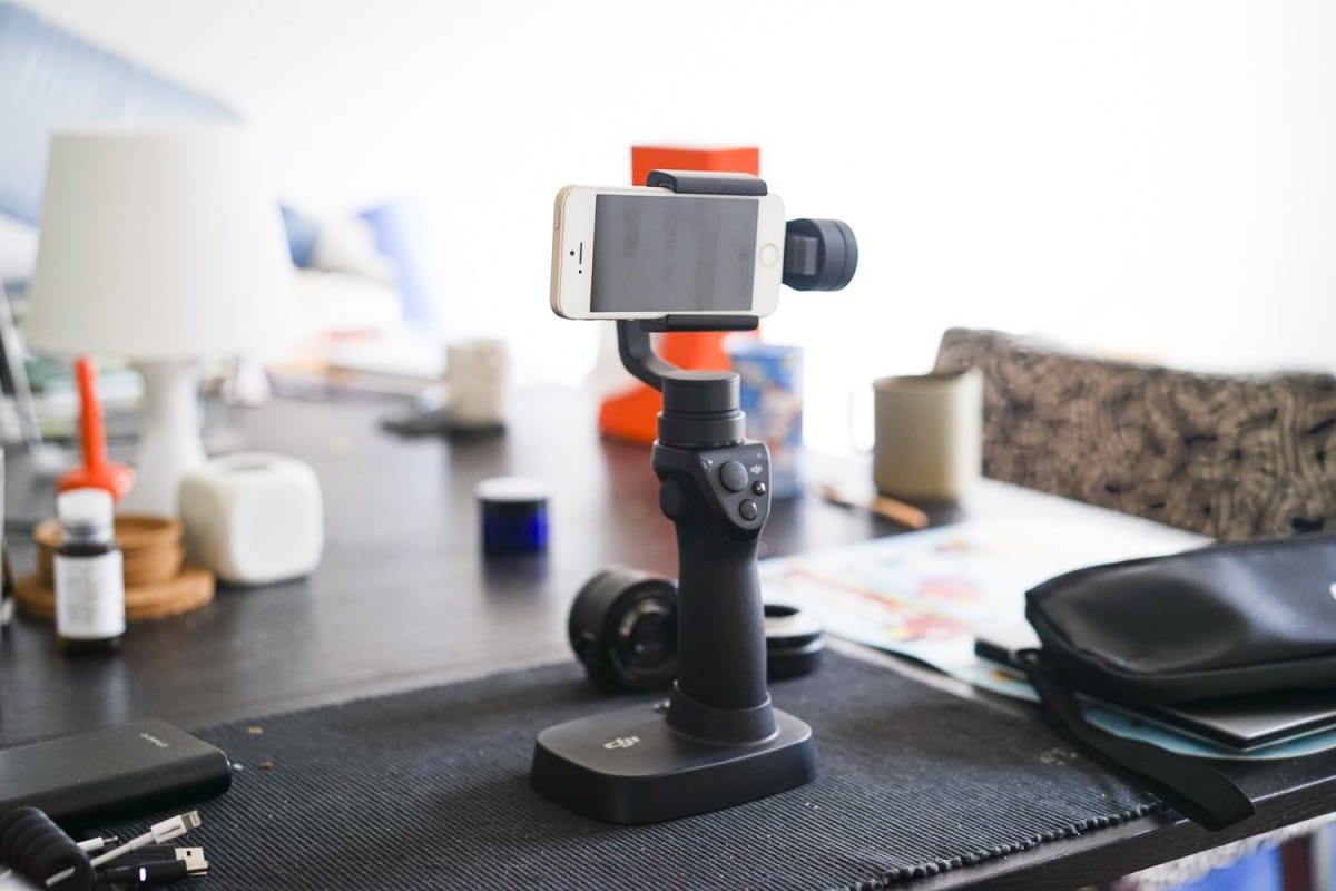 dsc08700 A desk with a remote control