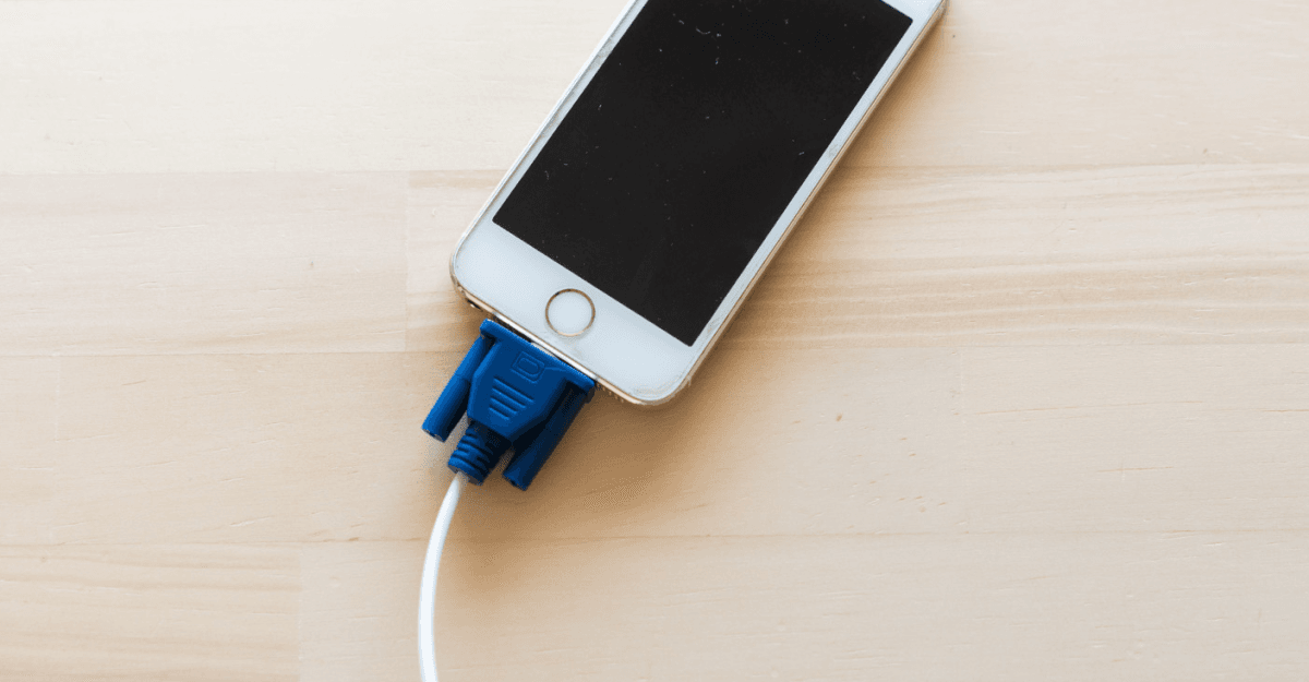 懐かしすぎて買わずにいられなかったエレコムのケーブル保護フィギュアが懐いし可愛いけど実用性はあんまりない